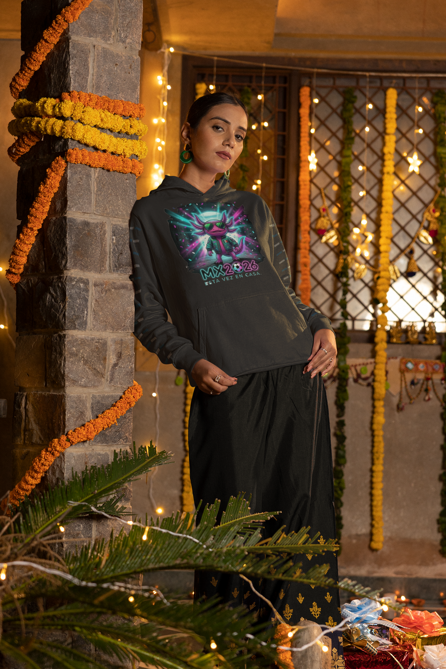 KROMA Hoodie Negra — Ajolote Estadio | Cyber-México Streetwear
